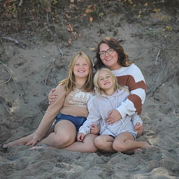 Meet your Posher, Kaye - Picture 1 of 1